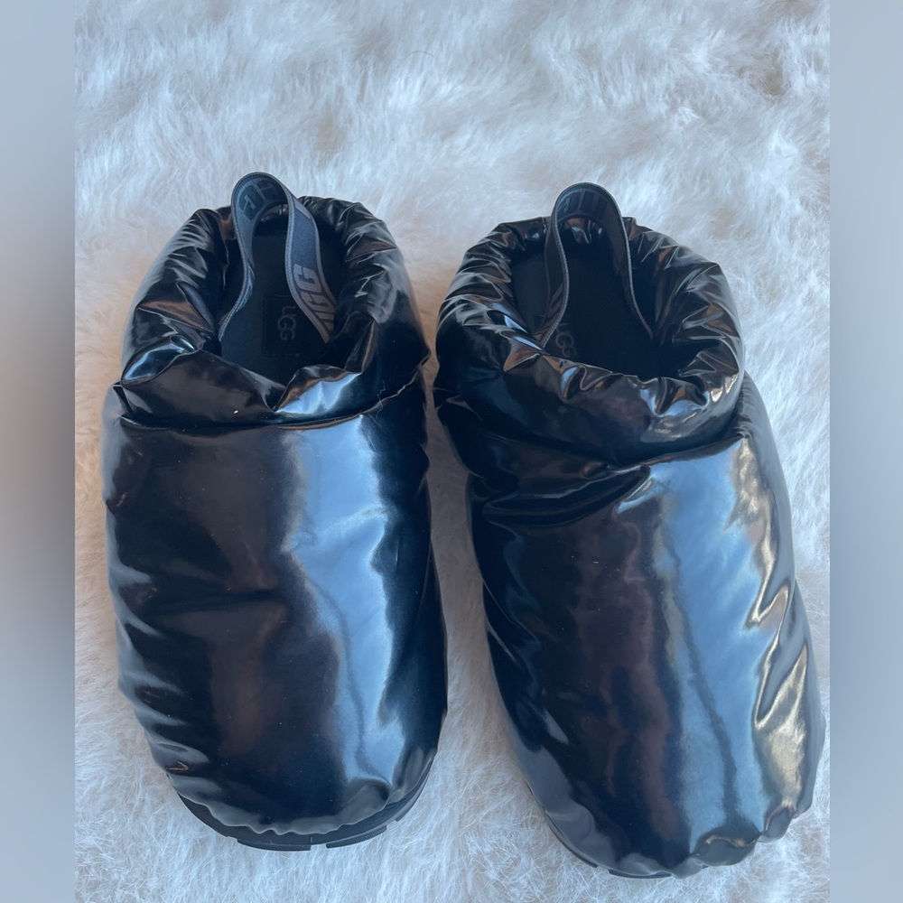 UGG Shiny Black Slip-On Shoes.Brand New without box